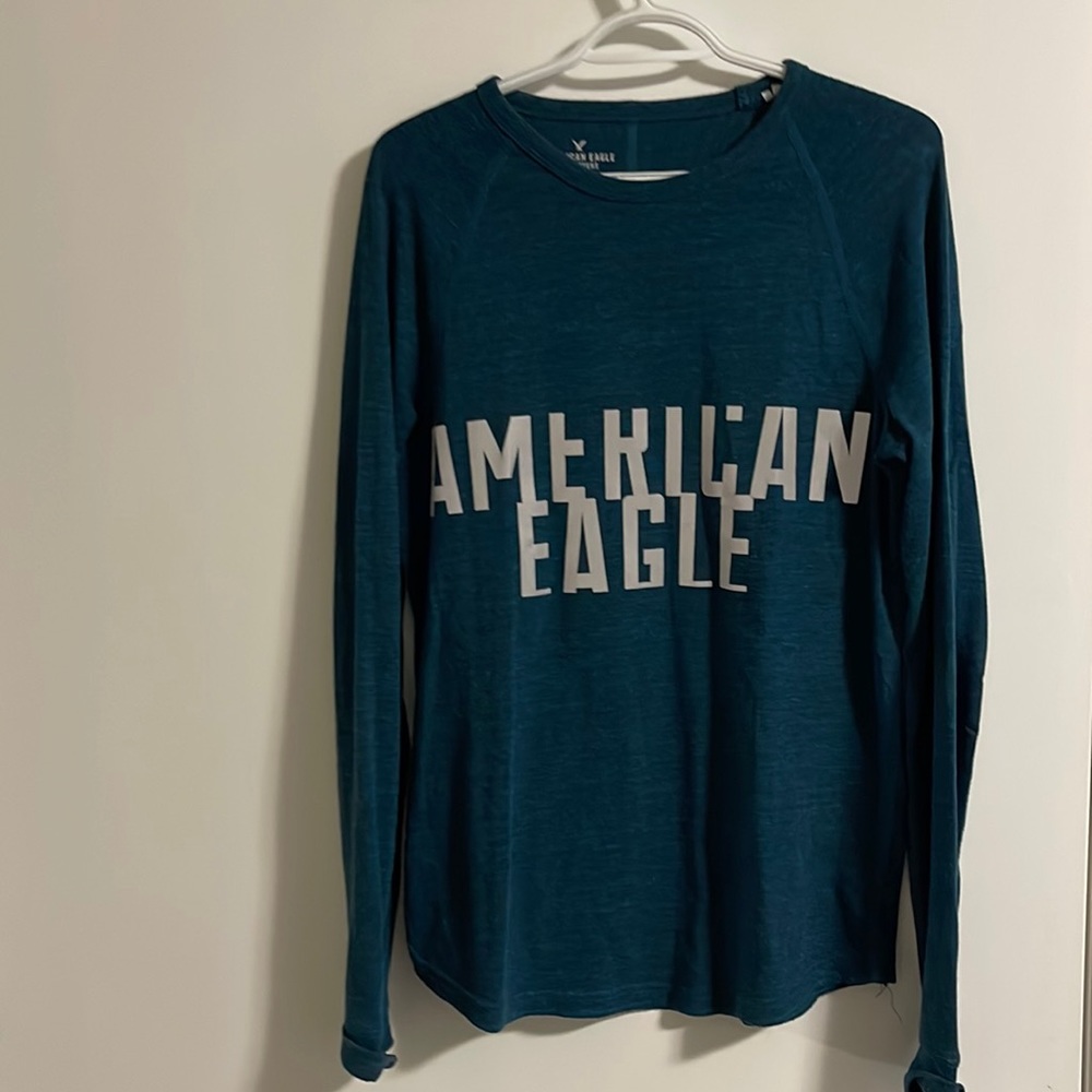 American Eagle t shirt